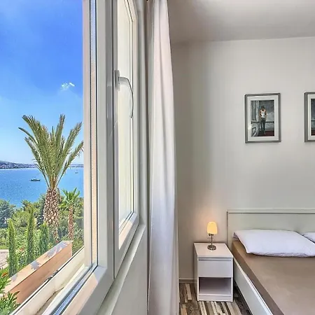 Apartment In Seget Donji 7361 Trogir