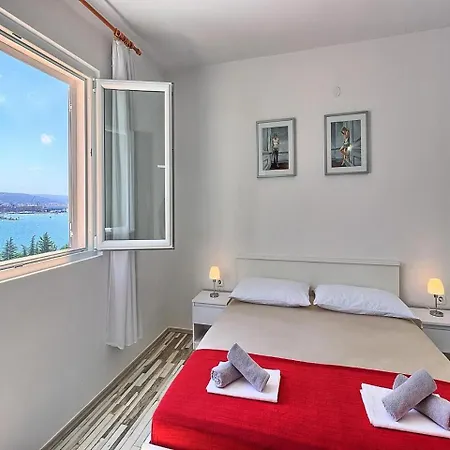 In Seget Donji 7361 Trogir
